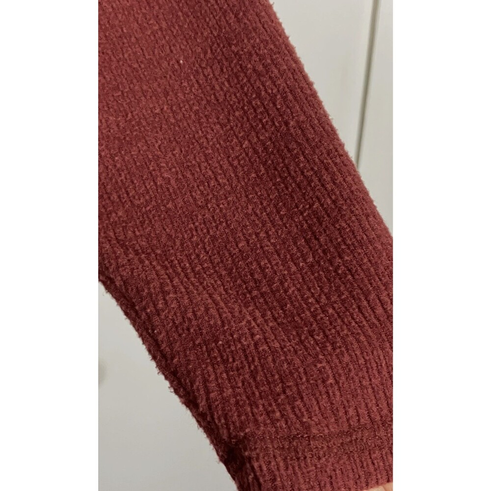 Old Navy Womens V-Neck  Long Sleeve Plush Tee Burgundy Sz Medium - Picture 5 of 6
